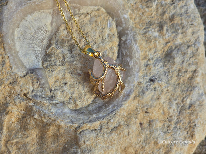 Collier pendentif luxueux en quartz rose fait à la main dans un design élégant et raffiné