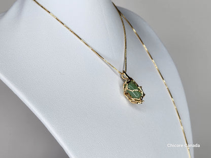 Pendentif en jade naturel fait main avec collier ajustable – Un charme de magie éternelle