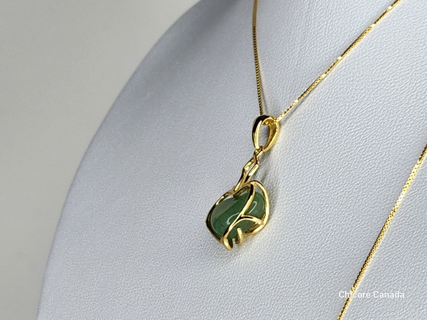 Pendentif délicat en argent sterling 925 en forme de cœur avec jade naturel et collier réglable