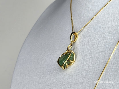 Pendentif délicat en argent sterling 925 en forme de cœur avec jade naturel et collier réglable