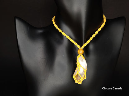 Pendentif unisexe en citrine brute brésilienne dans une cage en corde avec collier réglable