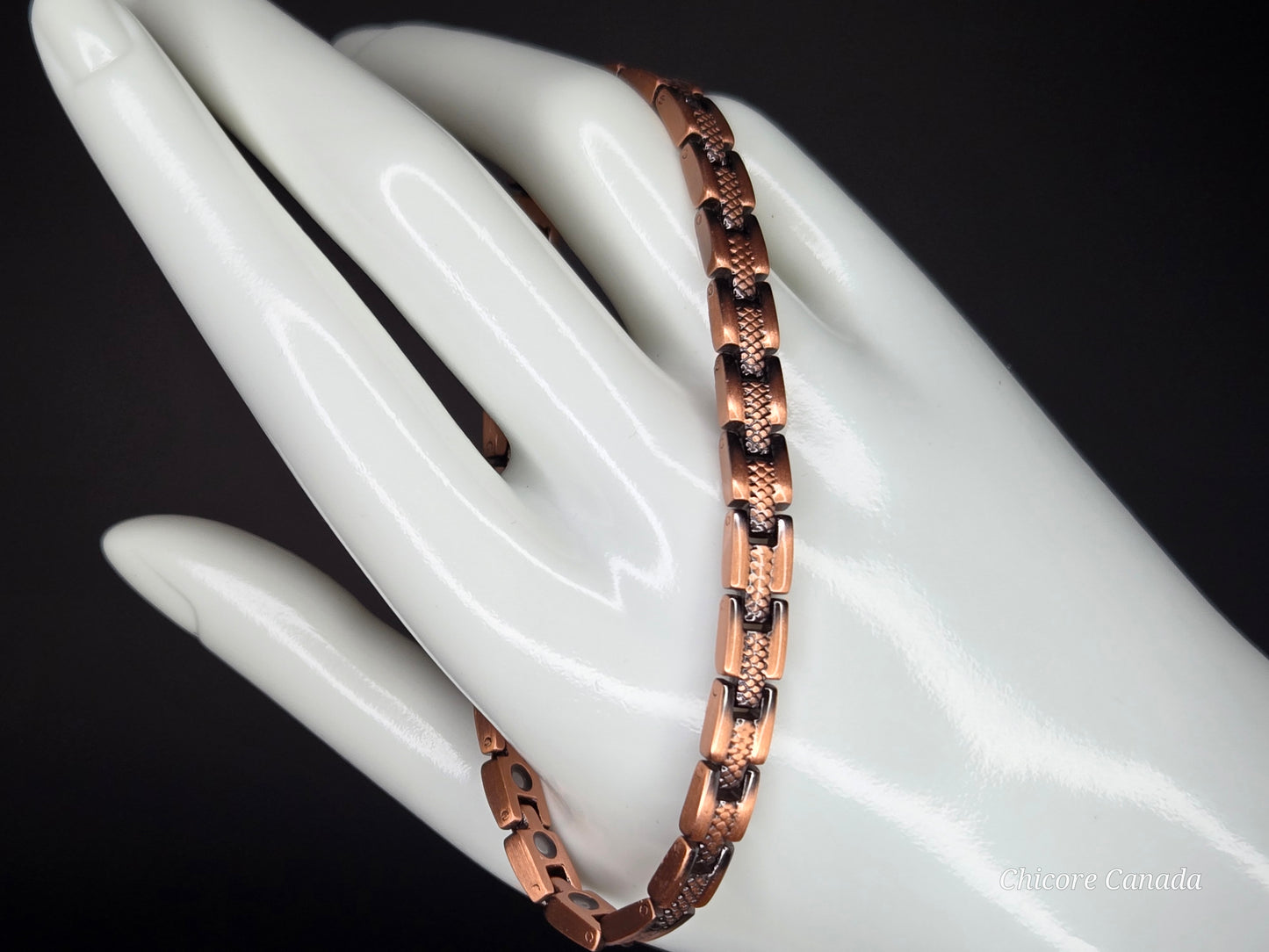 Adjustable Magnetic Copper Bracelet with 24 Magnets - Sleek Unisex Design