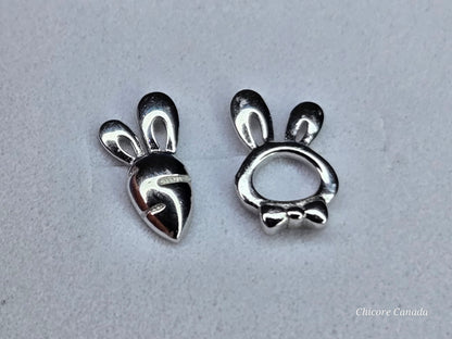 Boucles d'oreilles à tige délicates uniques en argent sterling 925 en forme de lapin et de carotte