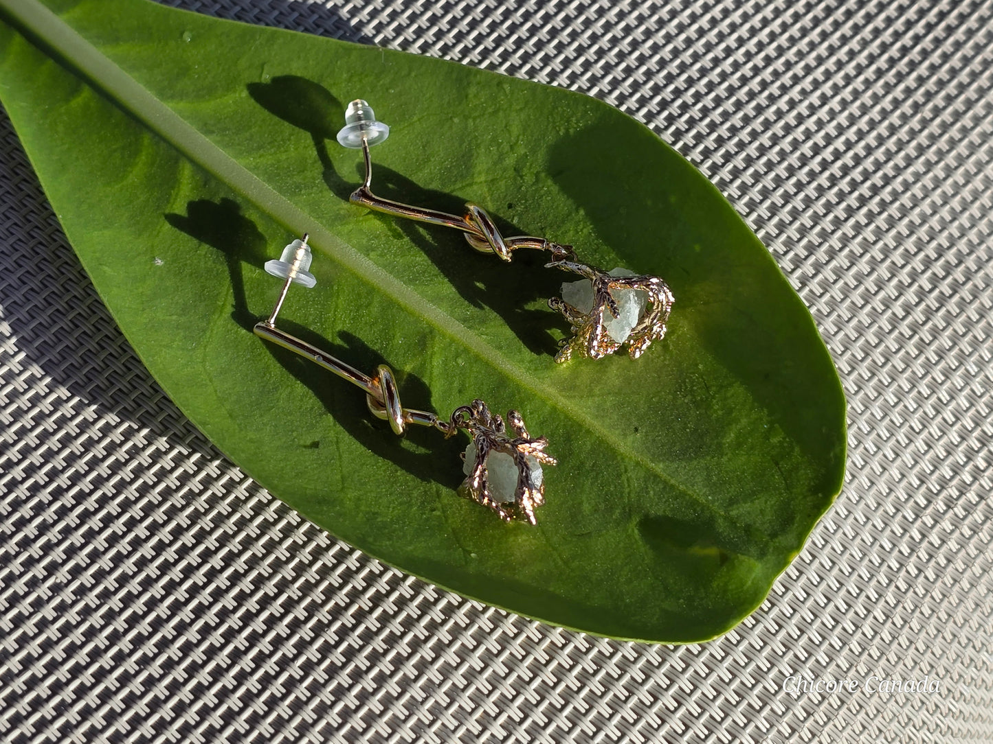 Boucles d'oreilles élégantes en fluorite verte naturelle brute faites à la main - Design artisanal sophistiqué