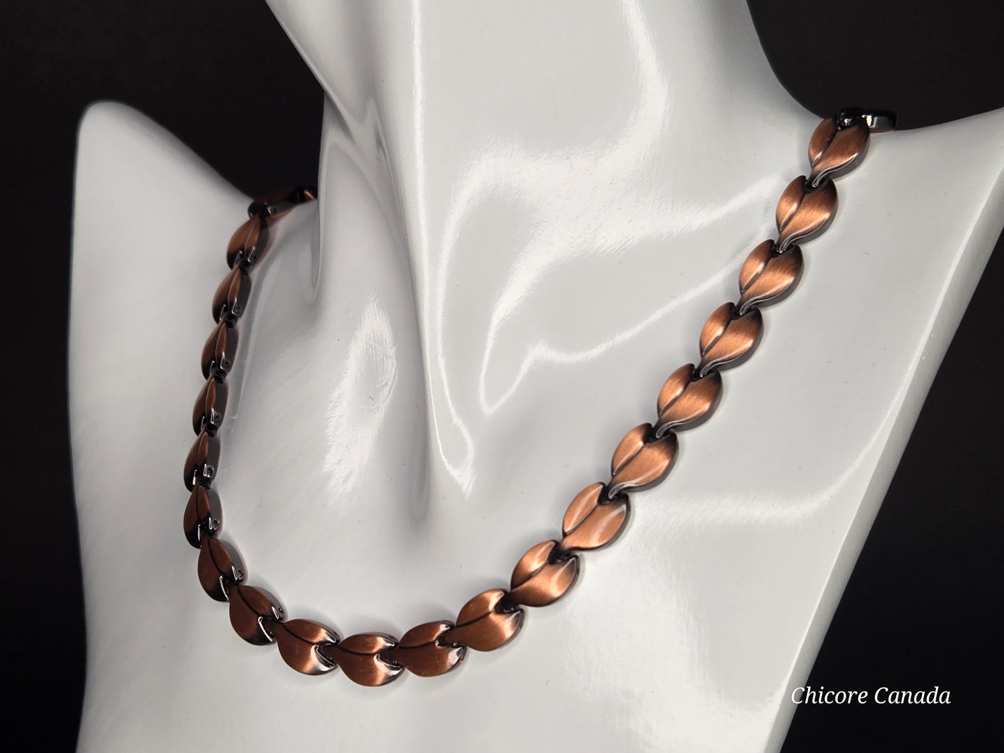 Adjustable Magnetic Necklace with 41 Magnets - Sleek Unisex Design