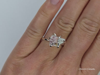 Bague ajustable exquise faite à la main avec tourmaline rose brute
