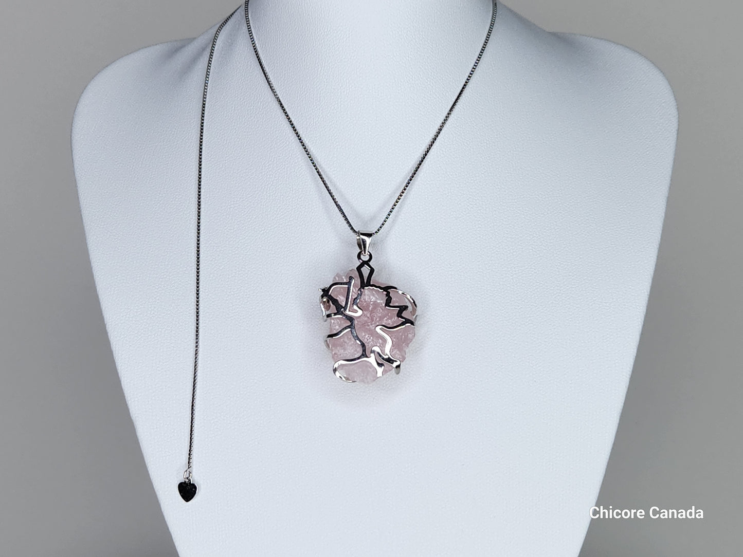 Collier pendentif en argent sterling 925 fait à la main mettant en vedette Cupidon sur une pierre d'améthyste brute avec collier réglable