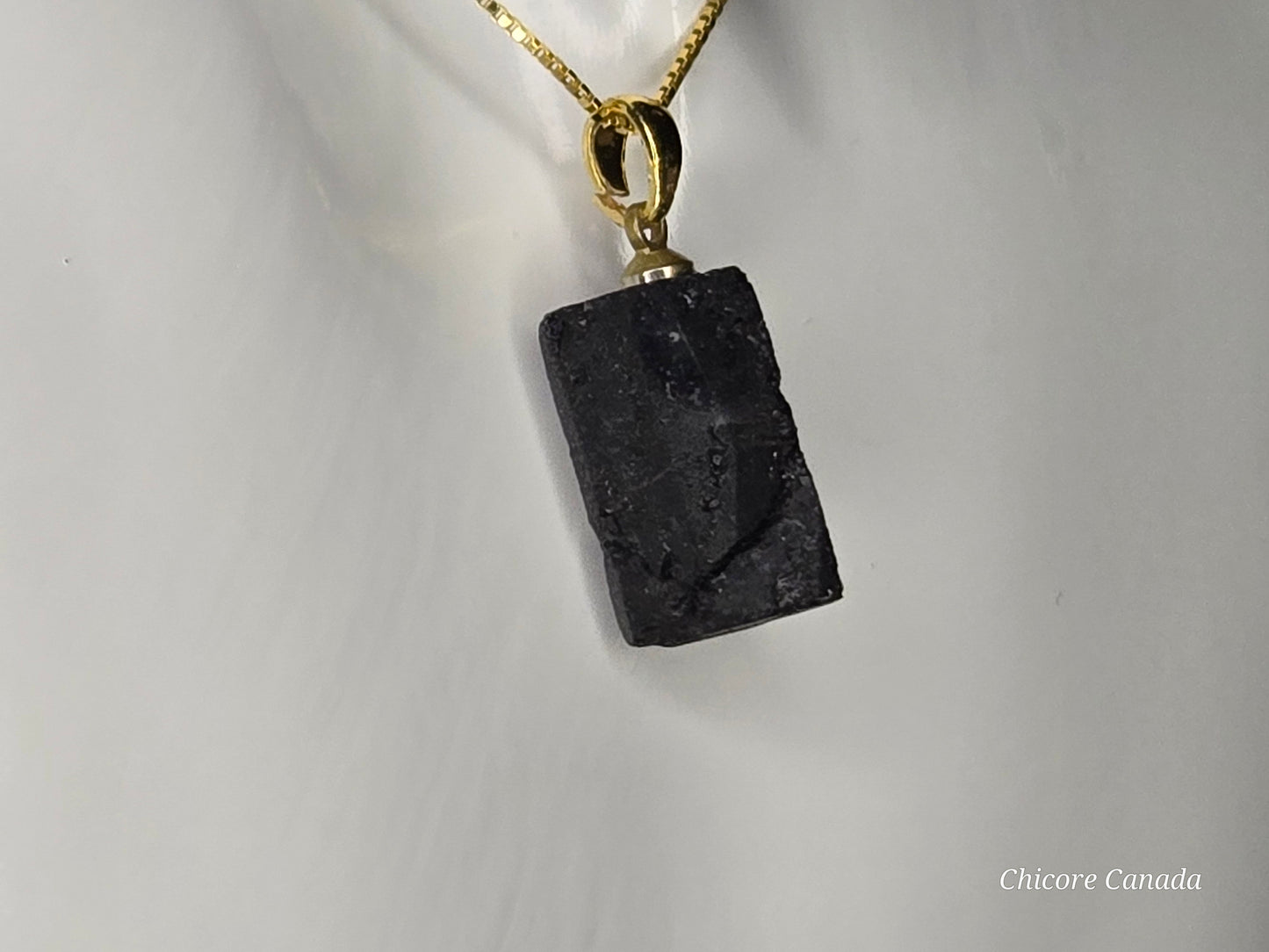 Black Tourmaline Pendant Necklace – Unisex Protection Stone for Him & Her