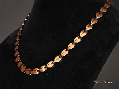 Adjustable Magnetic Necklace with 41 Magnets - Sleek Unisex Design