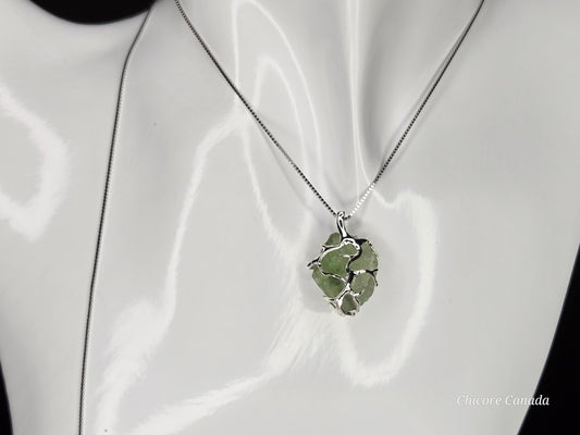 Sophisticated Handmade Natural Raw Green Fluorite Pendant Necklace – Exquisite Artisan Design