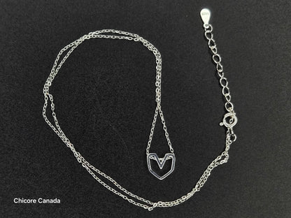 Pendentif exquis en forme de cœur en argent avec chaîne réglable – une touche délicate de sophistication